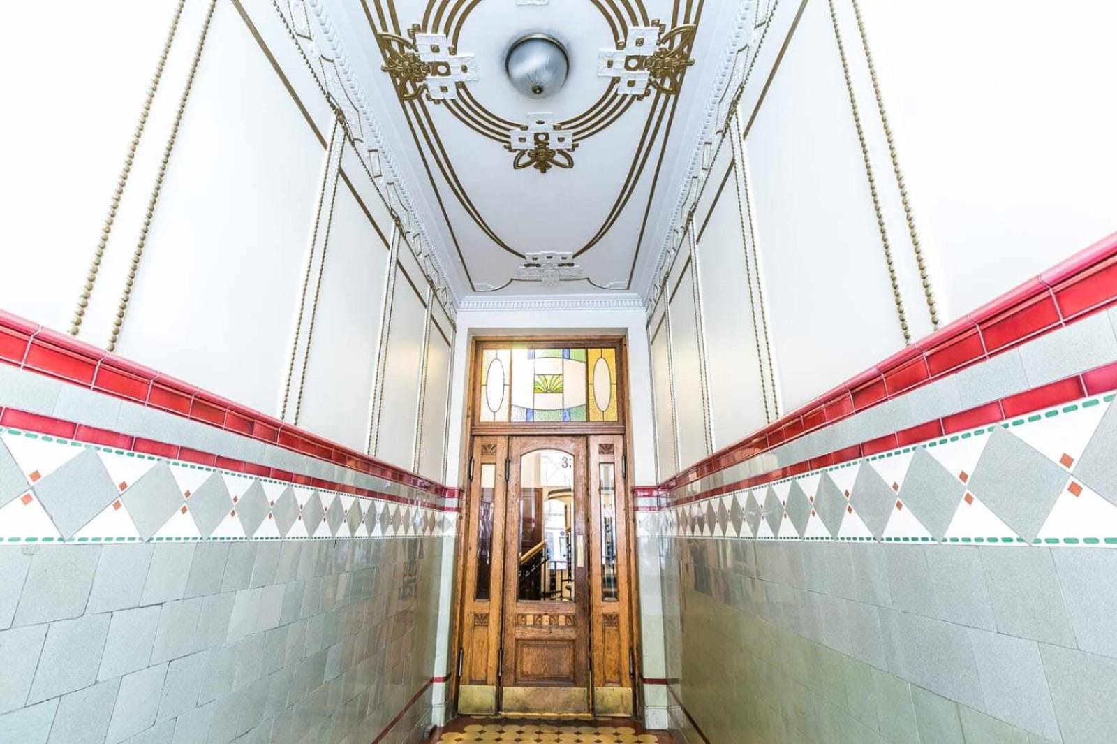 Stylish In Art Nouveau Building Huoneisto *